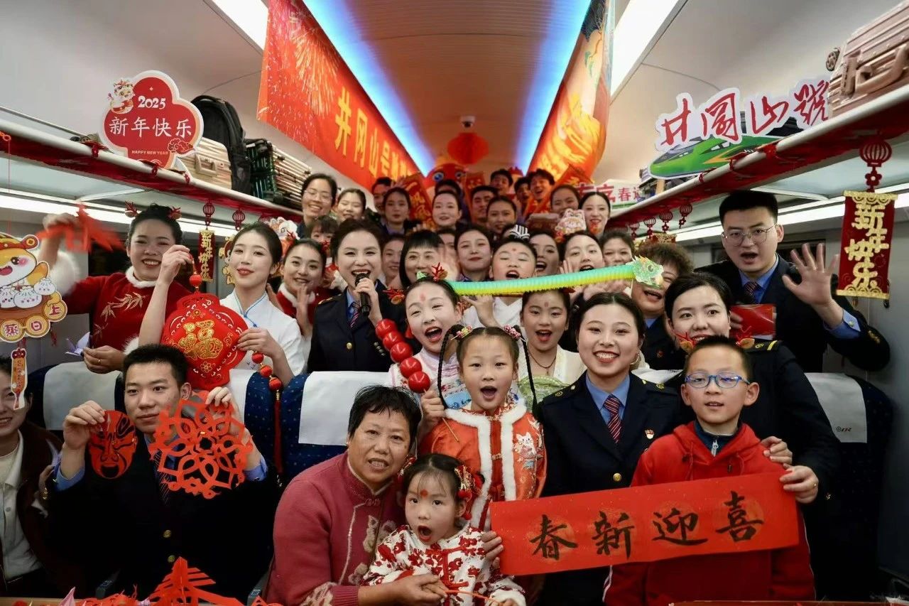 一起定格春运路上的最美风景