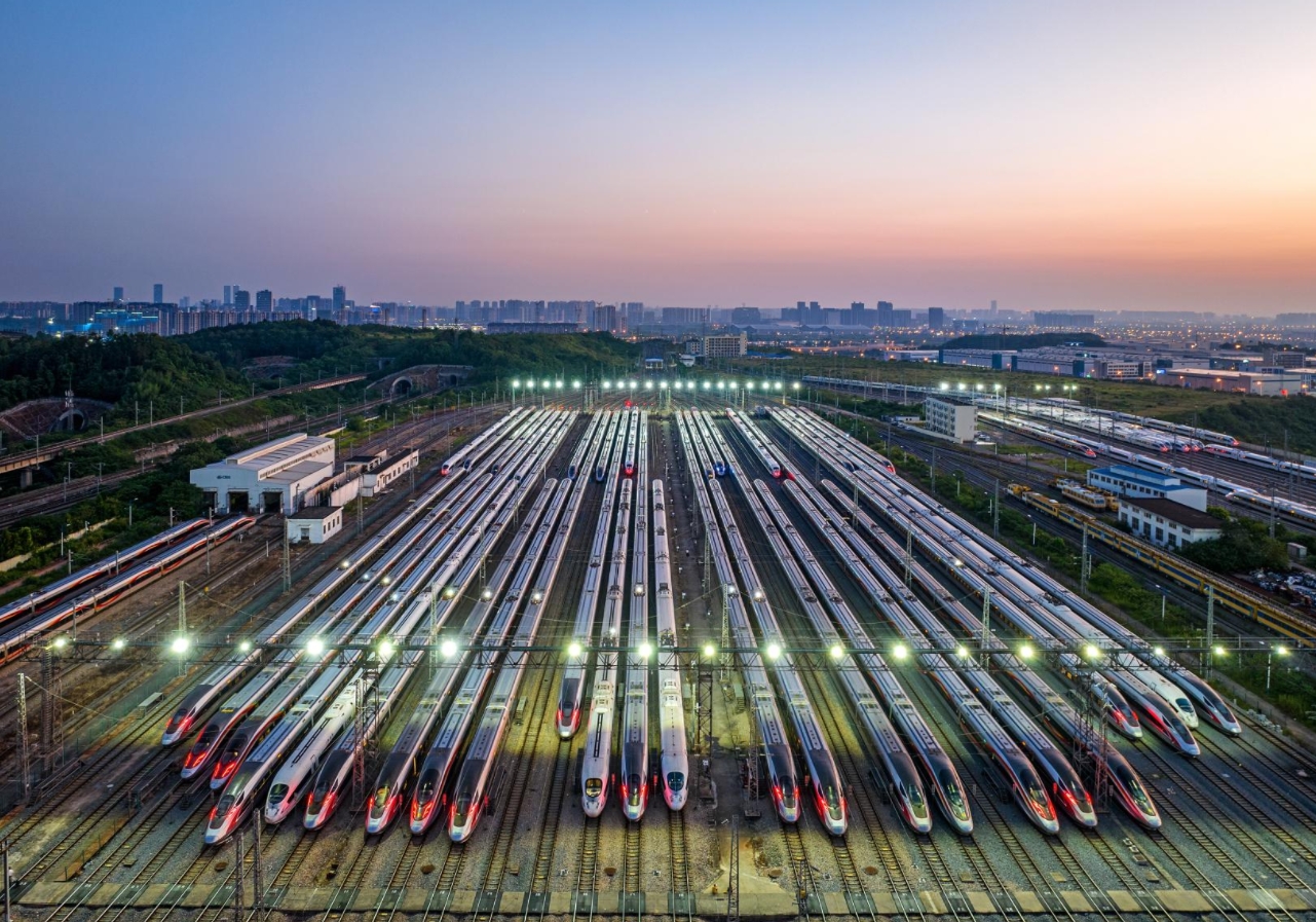 心向暖阳，步履生花